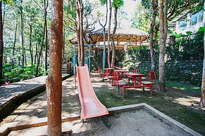 Bukit Alamanda Resort & Resto