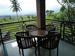 Bukit Alamanda Resort & Resto