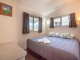 Blue Lake Top 10 Holiday Park