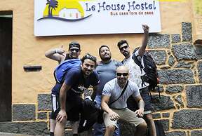 Le House Hostel