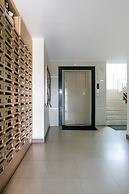 Central place serviced apartment 1