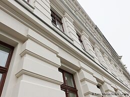 City Park Apartments Ludi