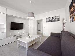 City Park Apartments Ludi
