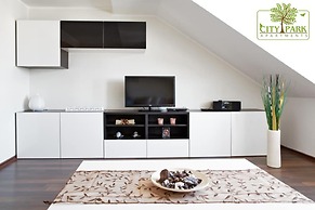 City Park Apartments Ludi
