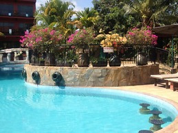 L'Elephant Blanc Resort