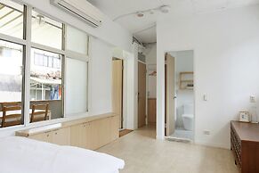 OwlStay Flip Flop Hostel Garden