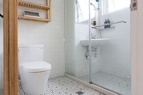 OwlStay Flip Flop Hostel Garden