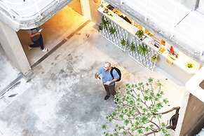 OwlStay Flip Flop Hostel Garden