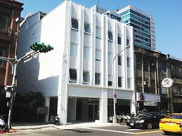 OwlStay Flip Flop Hostel Garden