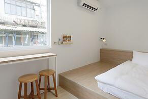 OwlStay Flip Flop Hostel Garden