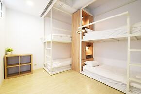 OwlStay Flip Flop Hostel Garden