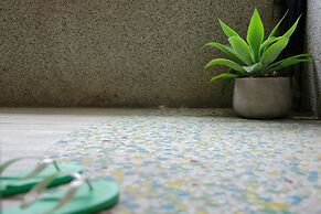 OwlStay Flip Flop Hostel Garden