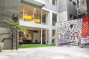 OwlStay Flip Flop Hostel Garden