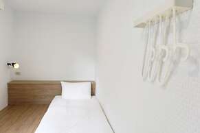 OwlStay Flip Flop Hostel Garden