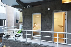 OwlStay Flip Flop Hostel Garden