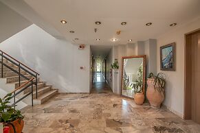 Peli Hotel