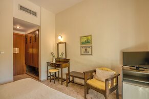 Peli Hotel