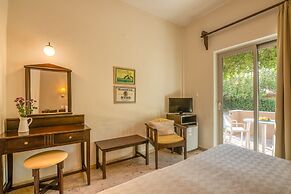 Peli Hotel