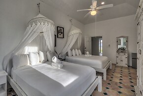 La Bougainvillea Hotel and Villas