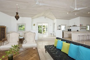 La Bougainvillea Hotel and Villas