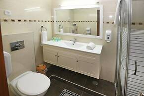 Avi's Suites - 44 Hativat Hanegev