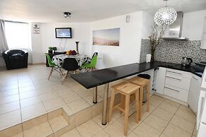 Avi's Suites - 44 Hativat Hanegev