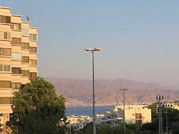 Avi's Suites - 44 Hativat Hanegev