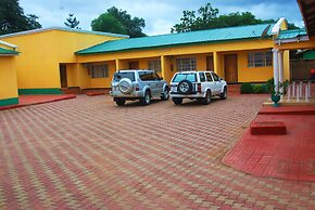 Woodlands Lodge & Tours