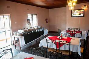 Woodlands Lodge & Tours