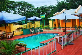 Woodlands Lodge & Tours