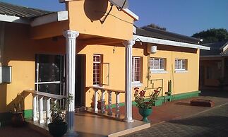 Woodlands Lodge & Tours