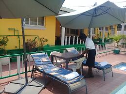 Woodlands Lodge & Tours