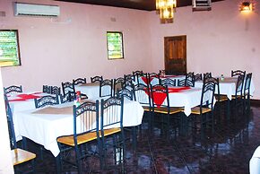 Woodlands Lodge & Tours