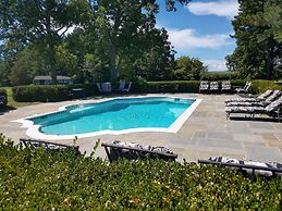 Kingsbay Mansion & Vacation Houses