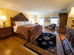 Kingsbay Mansion & Vacation Houses