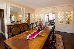 Kingsbay Mansion & Vacation Houses