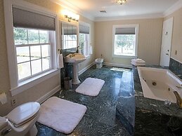 Kingsbay Mansion & Vacation Houses