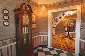 Kingsbay Mansion & Vacation Houses