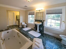 Kingsbay Mansion & Vacation Houses