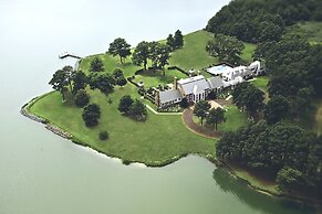 Kingsbay Mansion & Vacation Houses