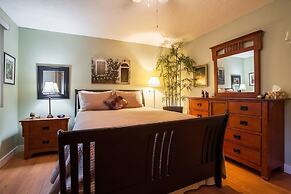 Coles Bay Vacation Retreat