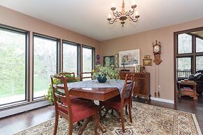 Coles Bay Vacation Retreat