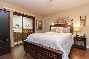 Coles Bay Vacation Retreat