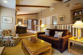 Coles Bay Vacation Retreat