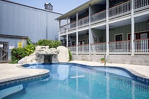 Gruene Reservations at the Village