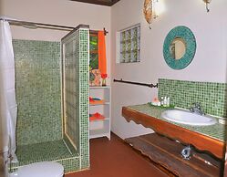 Pachamama Jungle River Lodge