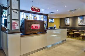 Premier Inn Cheltenham Town Centre