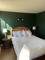 Similkameen Wild Resort & Winery