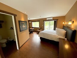 Similkameen Wild Resort & Winery