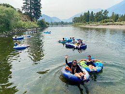 Similkameen Wild Resort & Winery